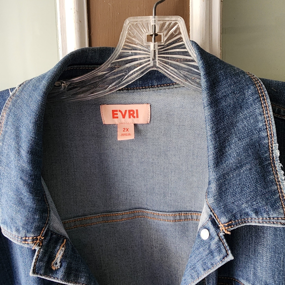 EVRI Classic Blue Jean Jacket - Picture 2 of 4